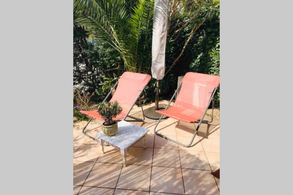 La Petite Pinede Studio Climatise Proche Plage Sanary-sur-Mer Eksteriør billede