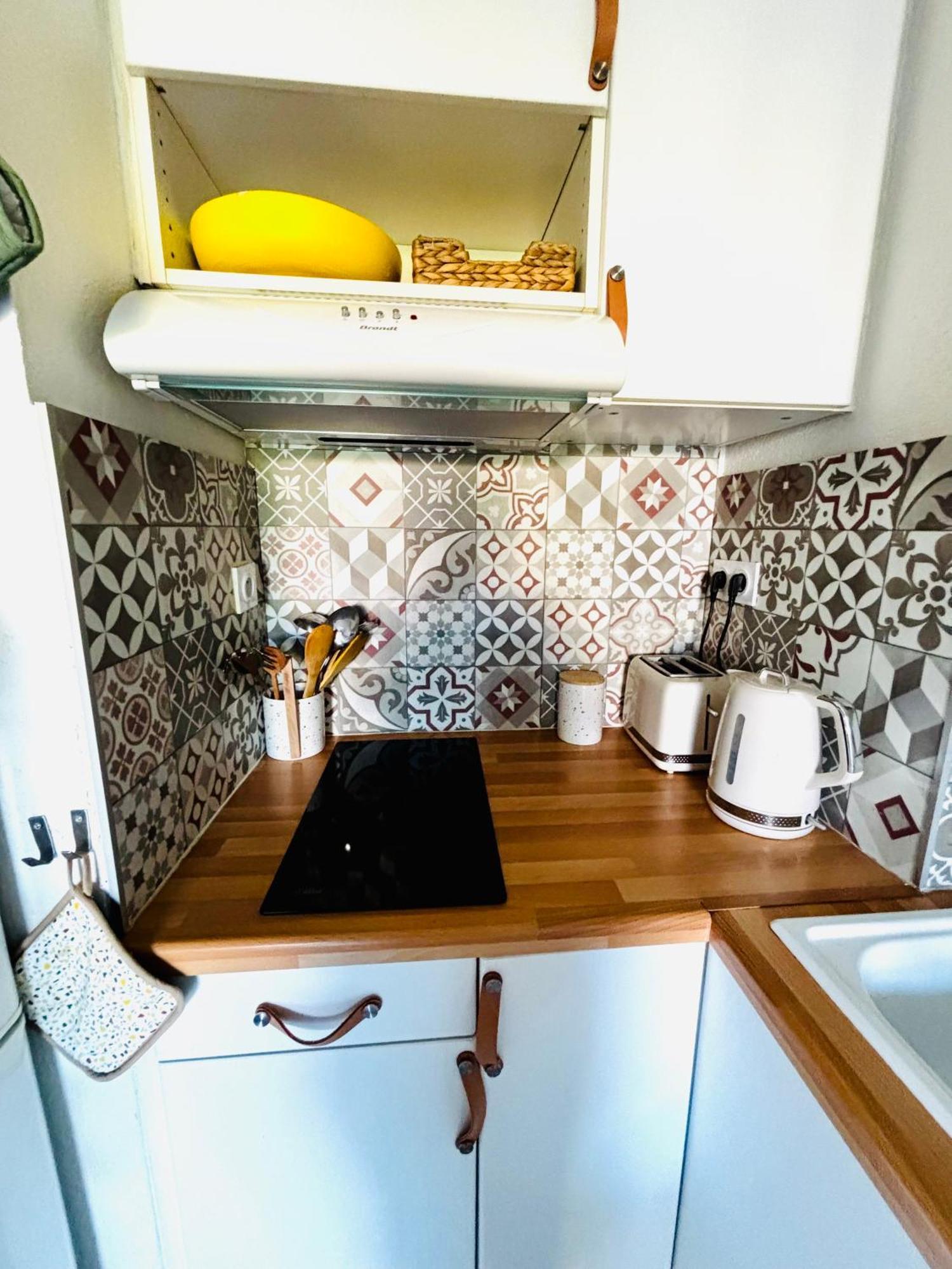 La Petite Pinede Studio Climatise Proche Plage Sanary-sur-Mer Eksteriør billede