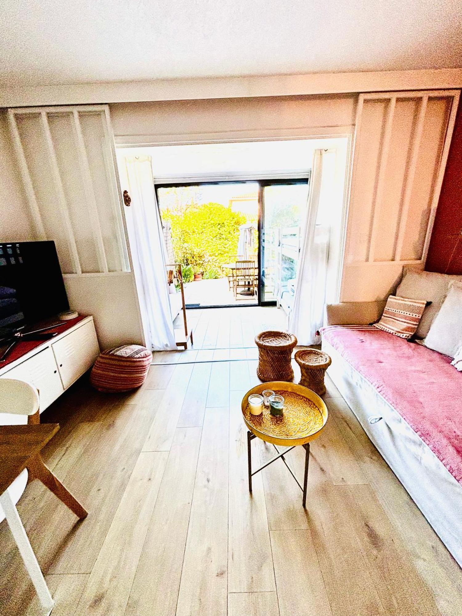 La Petite Pinede Studio Climatise Proche Plage Sanary-sur-Mer Eksteriør billede